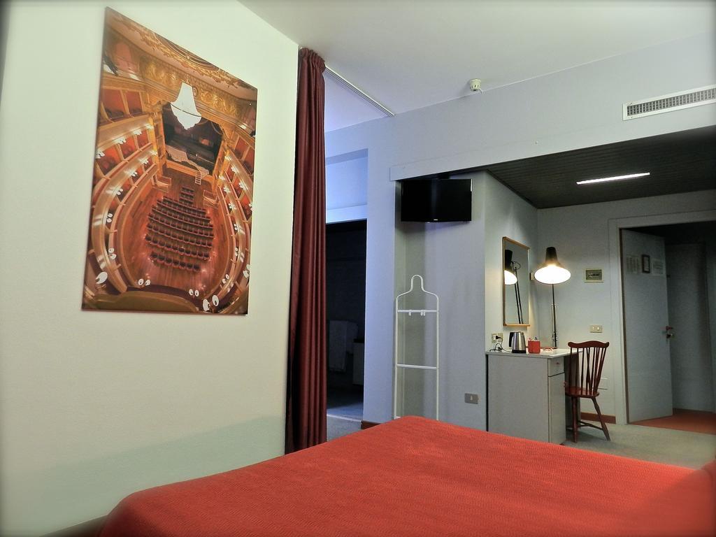 Hotel Italia Stradella Værelse billede