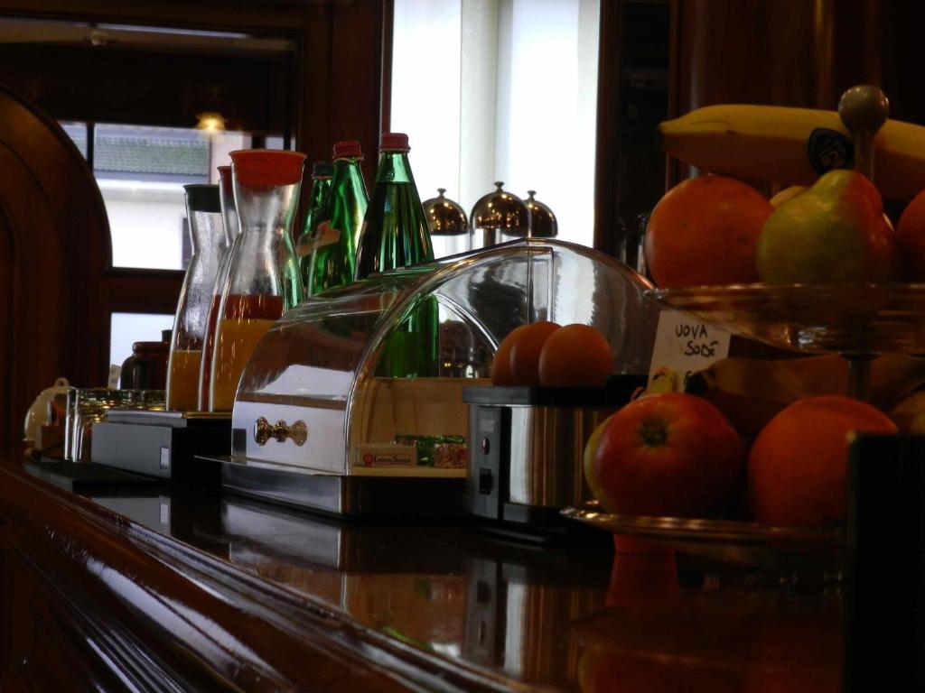 Hotel Italia Stradella Eksteriør billede