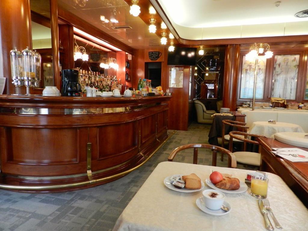 Hotel Italia Stradella Eksteriør billede