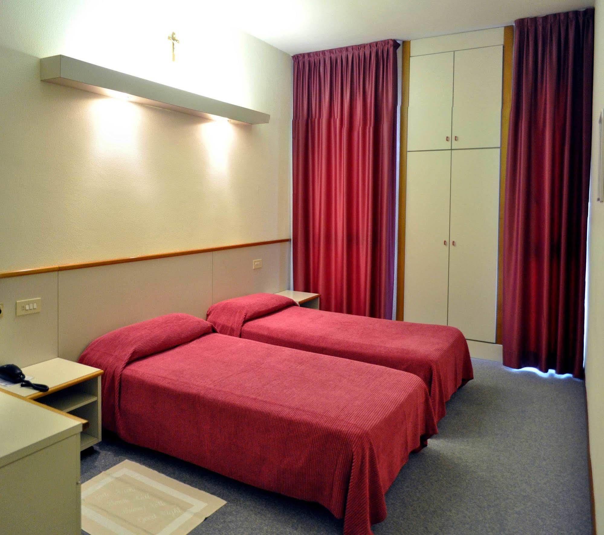Hotel Italia Stradella Eksteriør billede