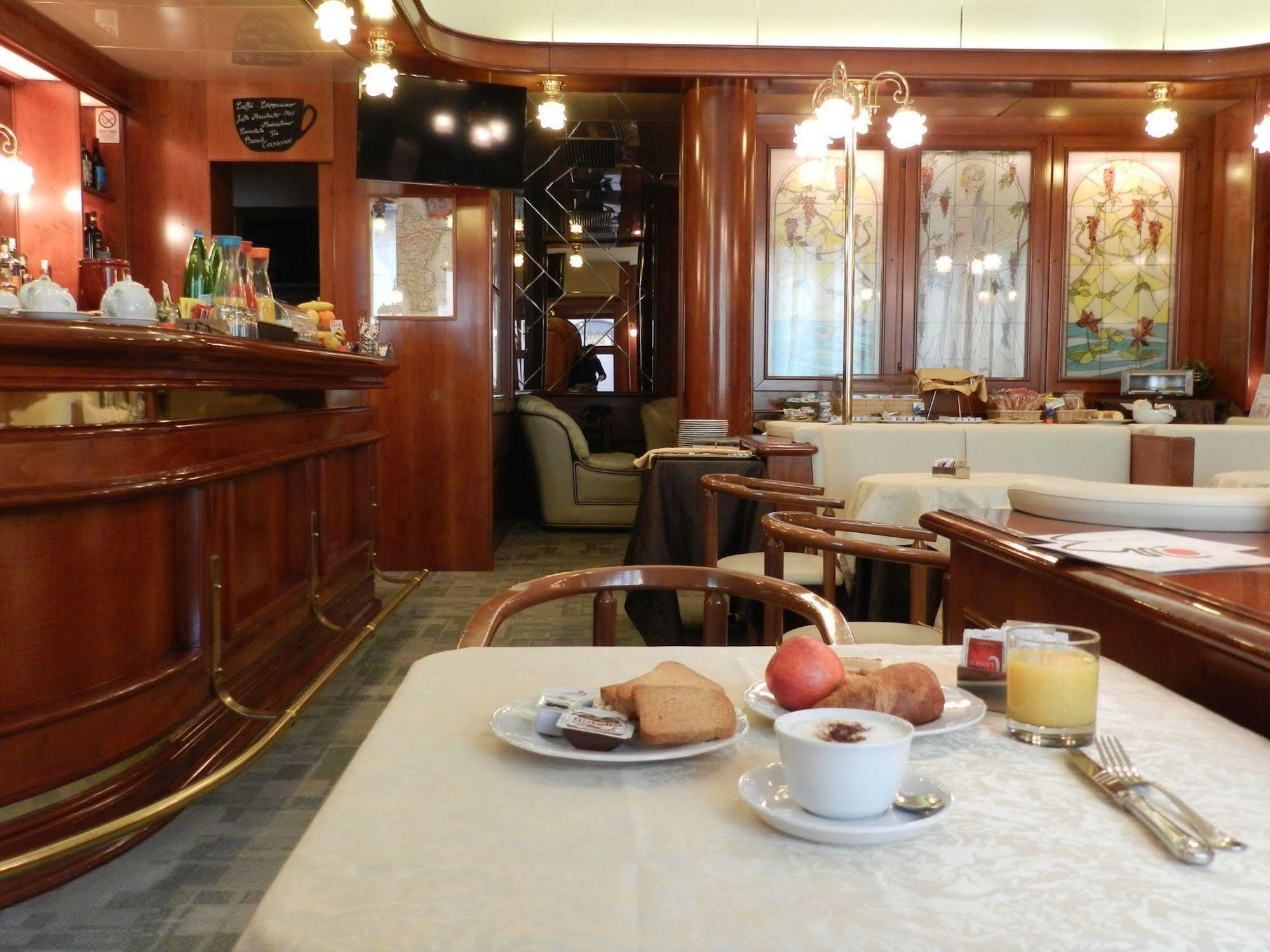Hotel Italia Stradella Eksteriør billede
